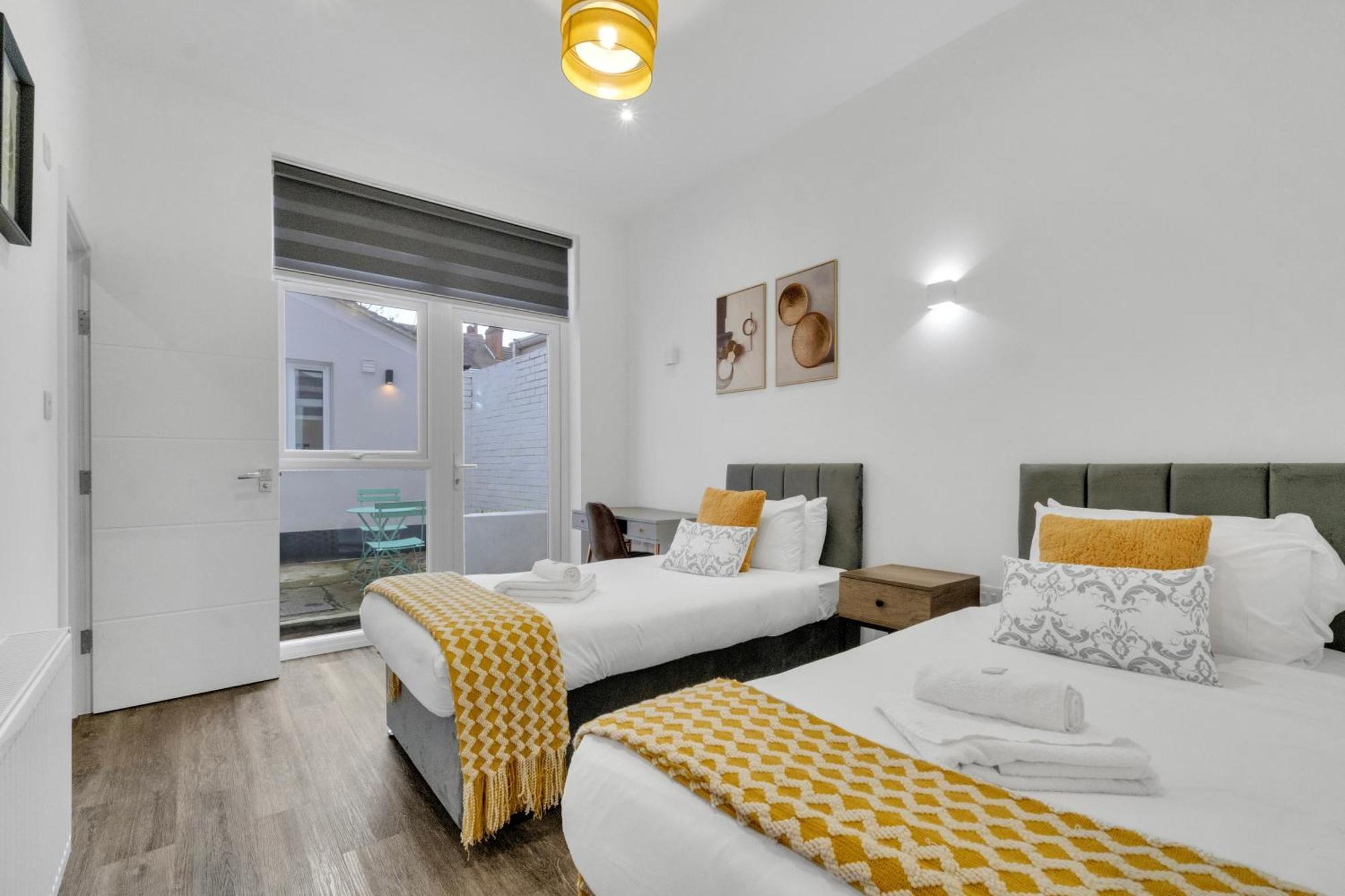 Homely North London Apartments Hendon The Hyde المظهر الخارجي الصورة