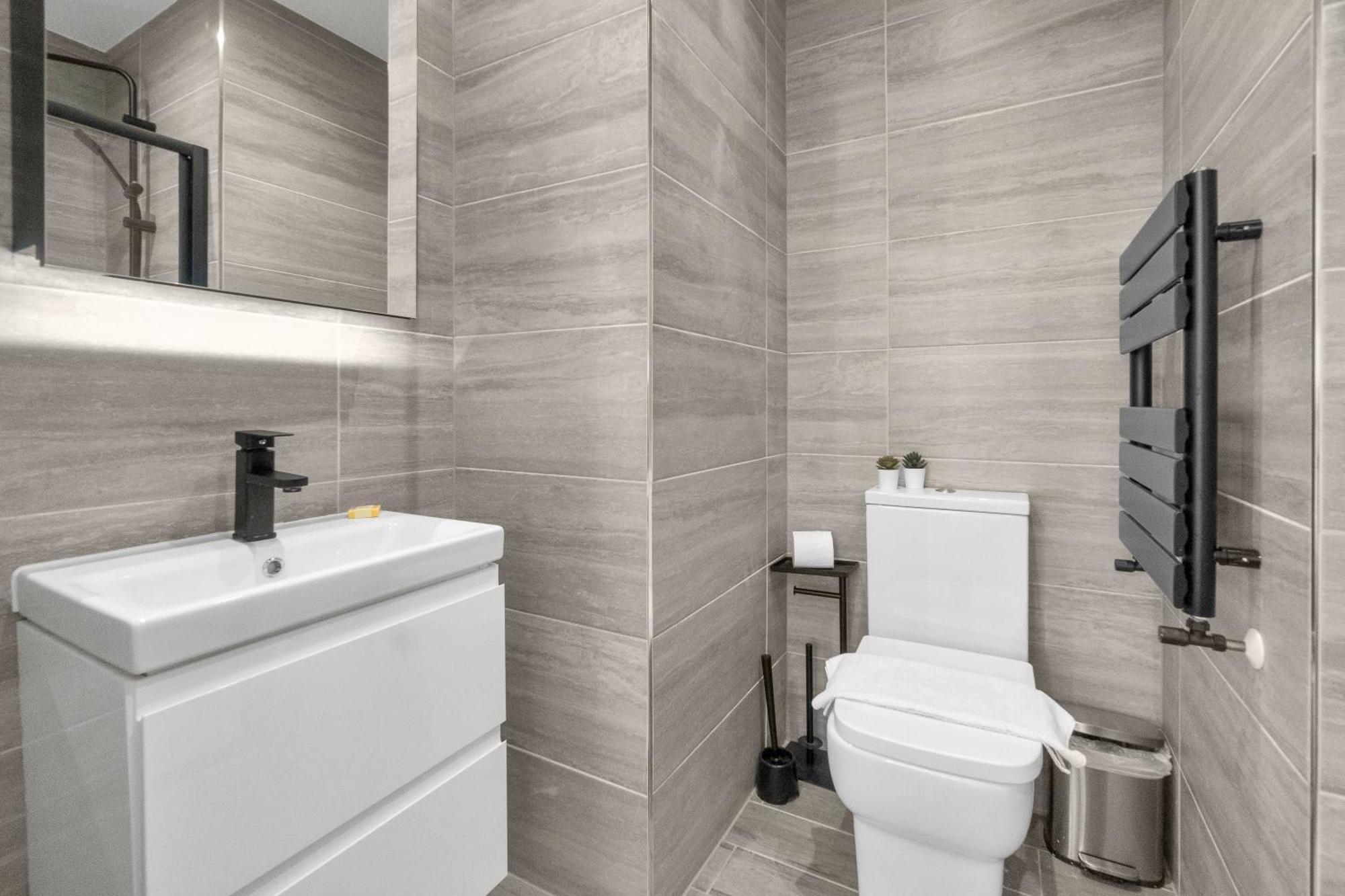 Homely North London Apartments Hendon The Hyde المظهر الخارجي الصورة
