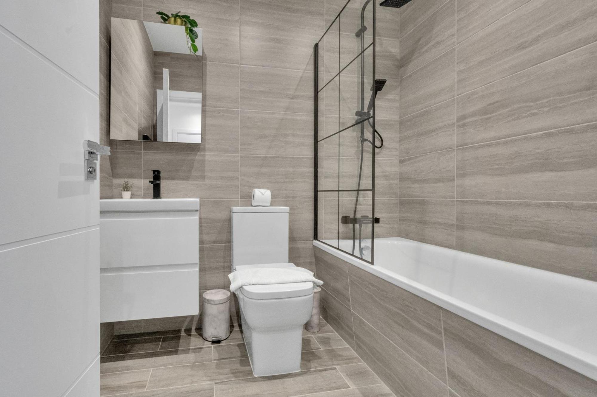 Homely North London Apartments Hendon The Hyde المظهر الخارجي الصورة