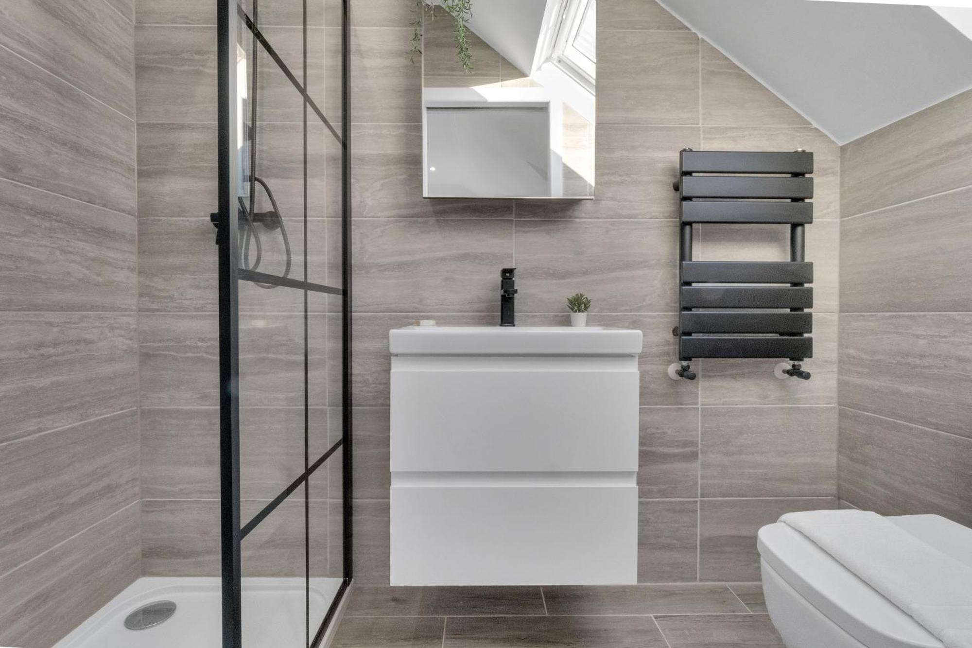 Homely North London Apartments Hendon The Hyde المظهر الخارجي الصورة