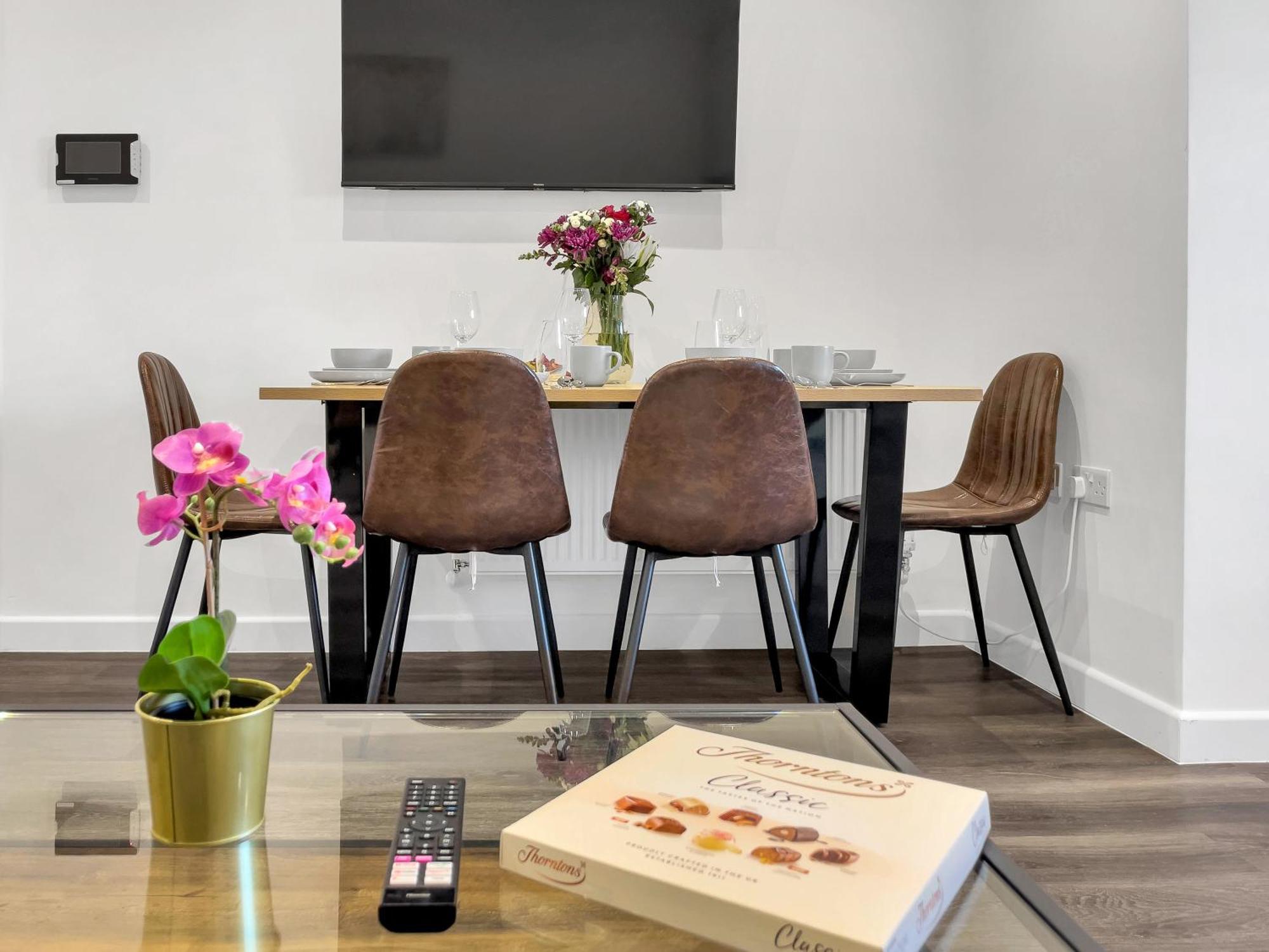 Homely North London Apartments Hendon The Hyde المظهر الخارجي الصورة