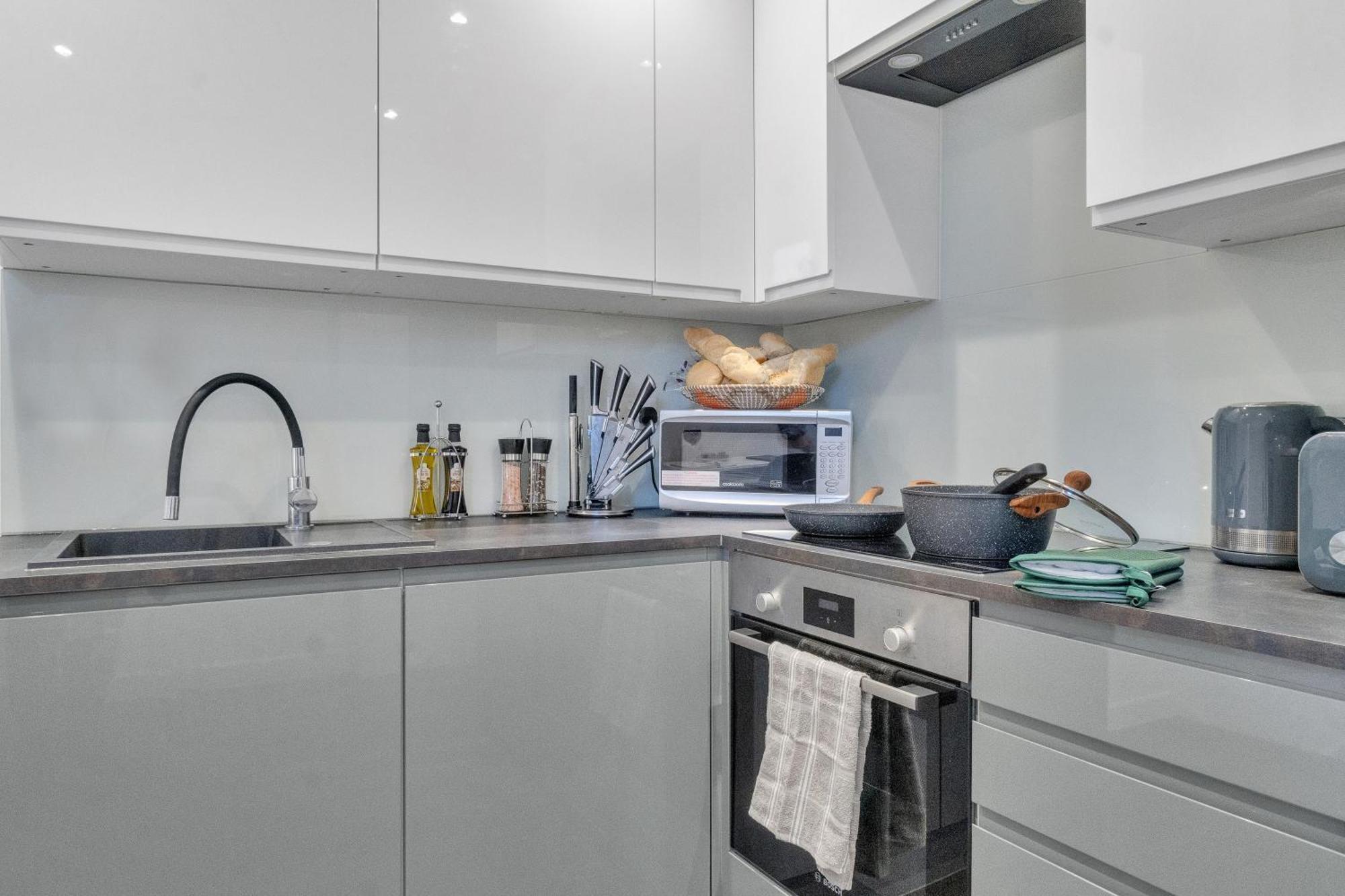 Homely North London Apartments Hendon The Hyde المظهر الخارجي الصورة