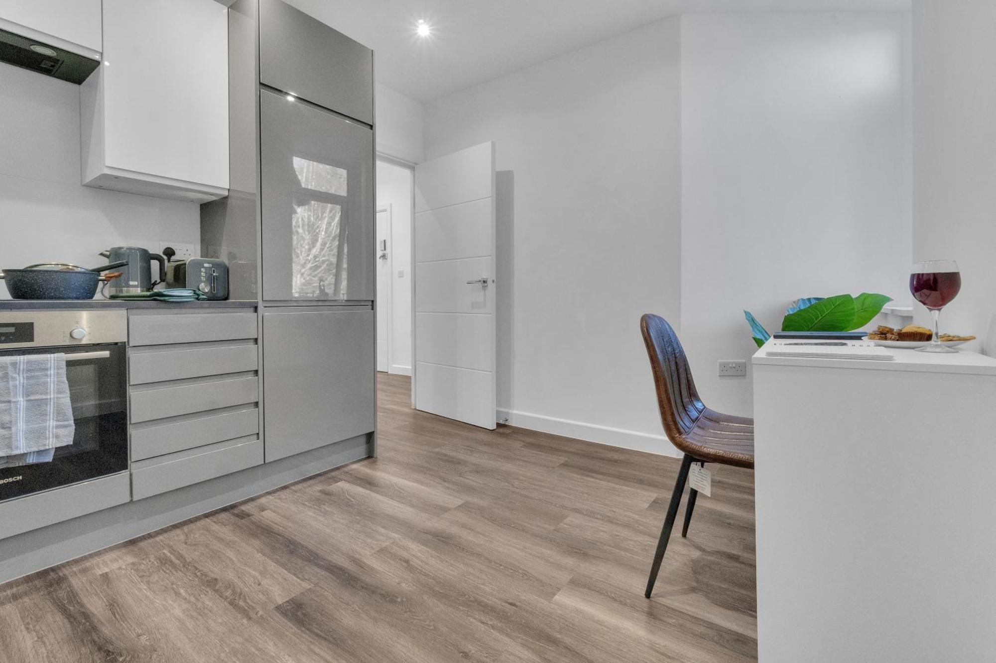 Homely North London Apartments Hendon The Hyde المظهر الخارجي الصورة