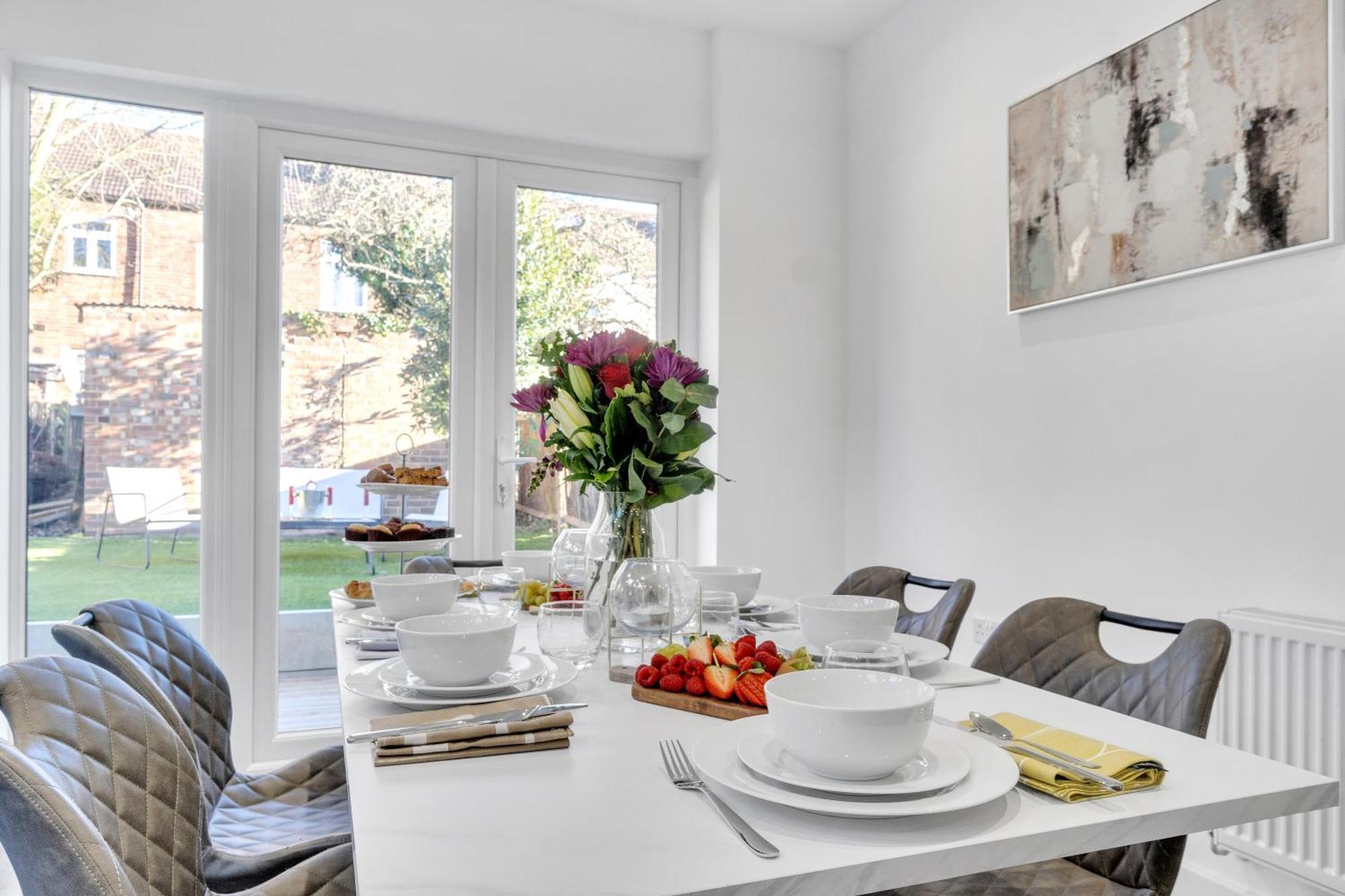 Homely North London Apartments Hendon The Hyde المظهر الخارجي الصورة