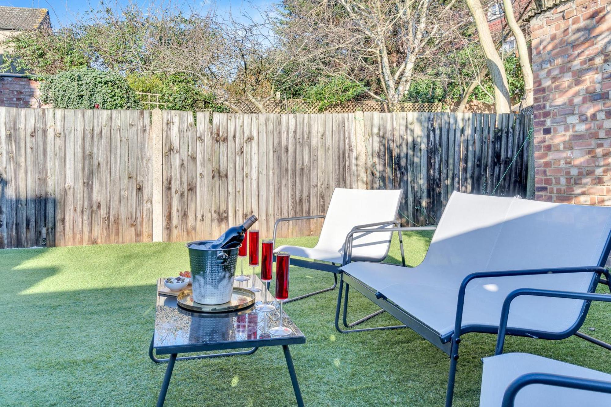 Homely North London Apartments Hendon The Hyde المظهر الخارجي الصورة
